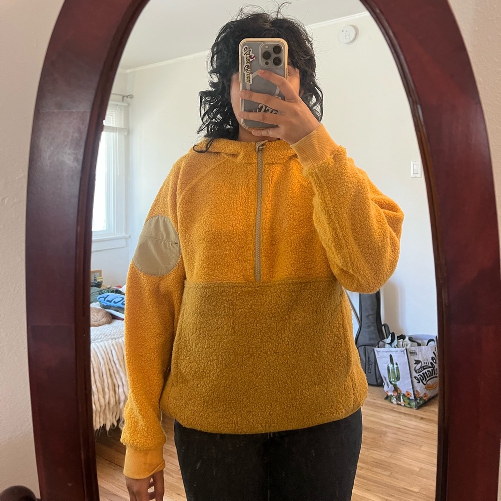 OUTDOOR VOICES 2019 yellow MegaFleece